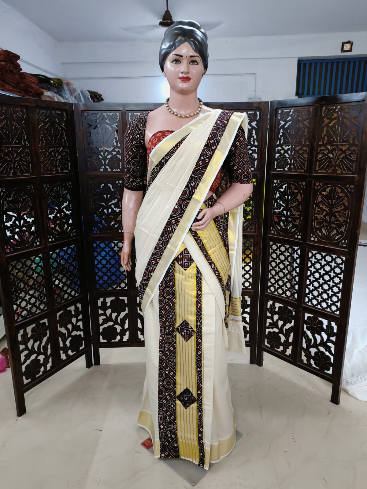 Kerala Traditional Cotton Setmundu with Ajrakh Detaling ( MCSET01 )